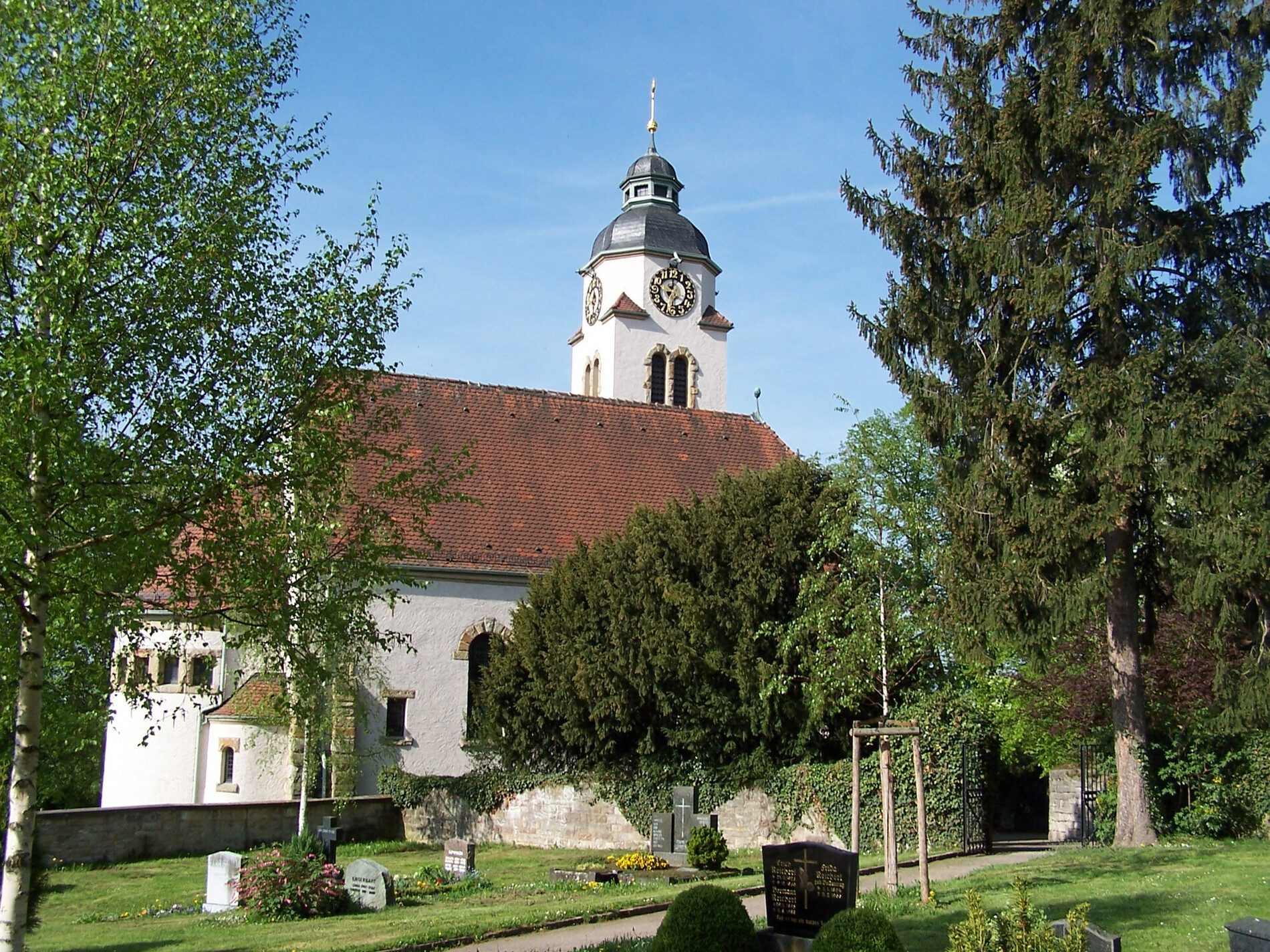 Blick auf die Kirche